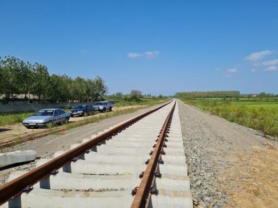 آغاز ریل‌گذاری راه آهن رشت – کاسپین در مسیر پیربازار