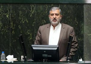 انتقاد نماینده لاهیجان از عدم پرداخت ۲۵ درصد از مطالبات چای‌کاران