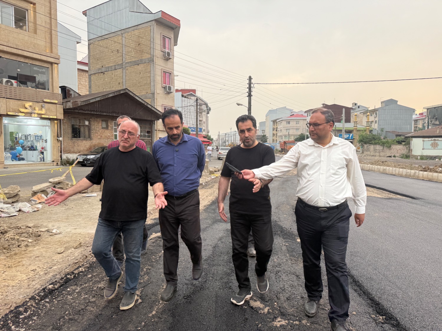 آسفالت خیابان جدید سعدی به سرگل پس از تملک ۹۸ ملک آغاز شد