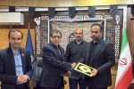 رستوران شناور و کشتی دریایی به تالاب عینک رشت میآید