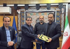 رستوران شناور و کشتی دریایی به تالاب عینک رشت می‌آید