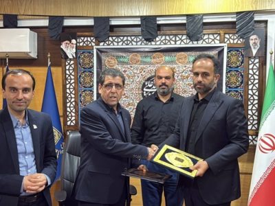 رستوران شناور و کشتی دریایی به تالاب عینک رشت میآید