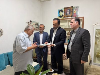دیدار شهردار رشت با خانواده شهید فرجودی به مناسبت هفته نیروی انتظامی